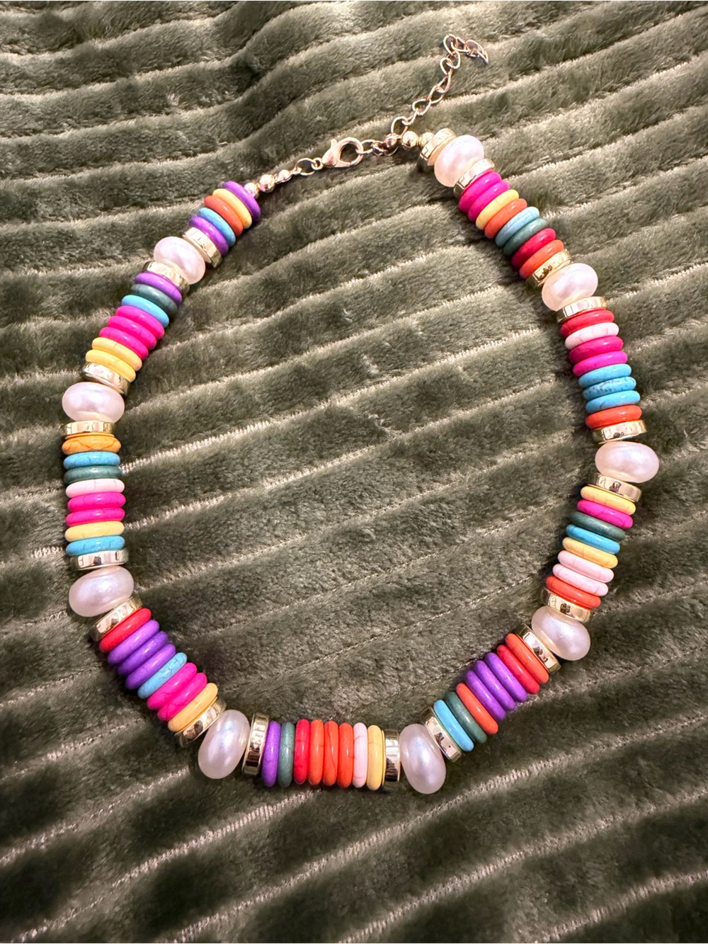 Treasure Jewels necklace nwot
